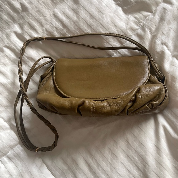 le chateau Handbags - Tan Butter Soft Leather Shoulder Bag